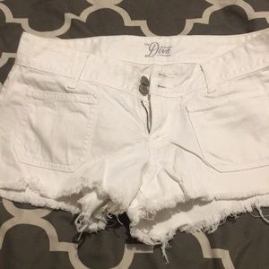 Old nave diva cut off short.